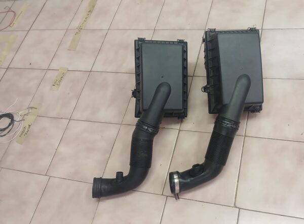 Airbox with pipe - Image 2